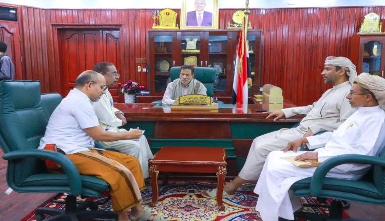 محافظ المهرة يبحث دعم القطاع الصحي وتوفير الوقود للمرافق ويؤكد الدور المرتقب لمستشفى الملك سلمان الطبي