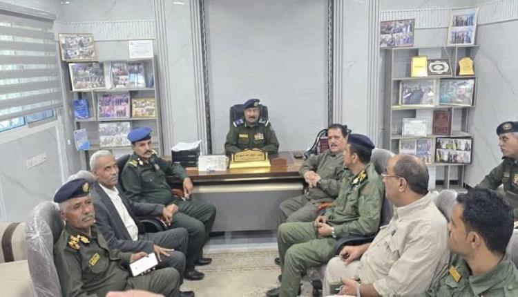 استلام وتسليم قيادات شرطة العاصمة المؤقتة عدن تنفيذًا لقرار وزير الداخلية