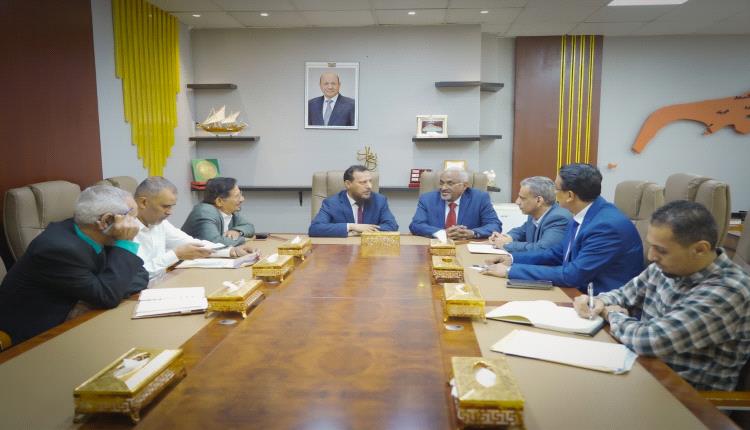 وزير الدولة والإدارة المحلية يناقشان سُبل تعزيز العمل الإداري للسلطة المحلية وتمكينها اقتصادياً وتنموياً