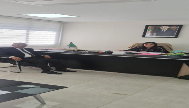 اليمن والجزائر تبحثان تنفيذ اتفاقيات التبادل الثقافي وتوسيع برامج الابتعاث للطلاب