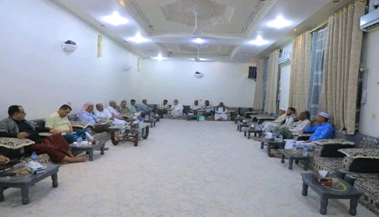 لقاء بسيئون يستعرض تحديات القطاع التعليمي ويؤكد أولوية دعم التعليم