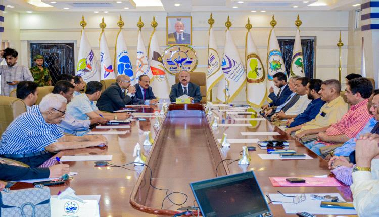 وزير النقل يناقش مع القطاع الخاص و الشركات الملاحية التحديات التي تواجه نشاطهم