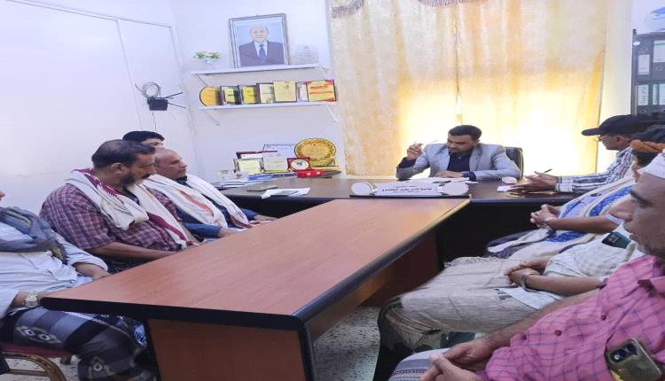اجتماع في سقطرى يناقش آليات تثبيت استقرار الأسعار