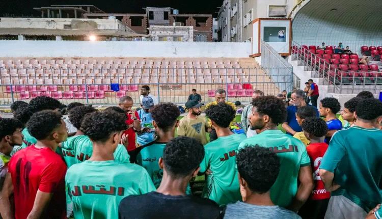 بحضور بن جرادي.. التلال يجري حصة تدريبية استعدادا لأولى مبارياته في بطولة المريسي الرمضانية