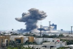 هجوم إيراني يهزّ الخليج وإغلاق جزئي للمجال الجوي الإماراتي