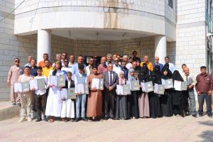 وزير التربية والتعليم يُكرم الطلاب المتفوقين الفائزين بجائزة 