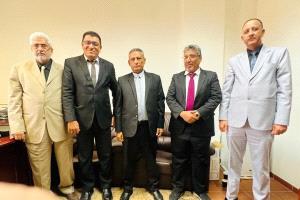 وزير التعليم العالي يتفقد الملحقية الثقافية في الرياض ويثمّن تسهيلات الطلاب اليمنيين