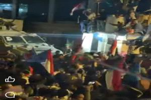 إطلاق نار كثيف بمحيط قصر المعاشيق عقب احتشاد أمام البوابة