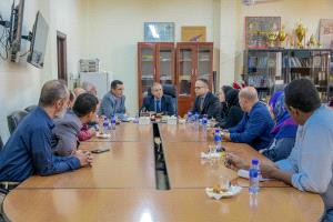 جامعة عدن والمفوضية الأممية تناقشان التعاون الأكاديمي في قانون اللاجئين