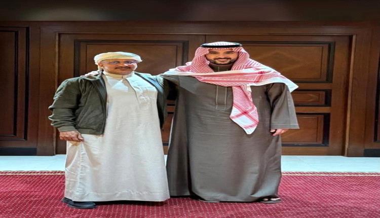 العميد طارق يلتقي وزير الدفاع السعودي ويبحثان مستجدات الأوضاع