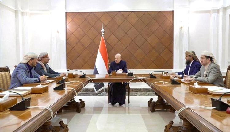 مجلس القيادة الرئاسي يعفي وزيري النقل والتخطيط