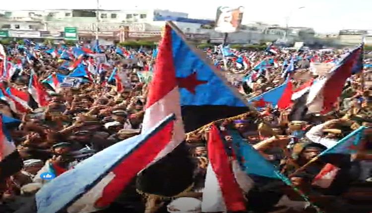 جماهير الجنوب تملأ ساحة العروض بعدن