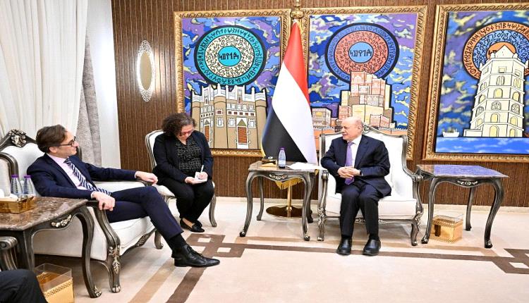 رئيس مجلس القيادة: أي اسلحة خارج نطاق الدولة هي البيئة المثالية لتنامي الجماعات المتطرفة