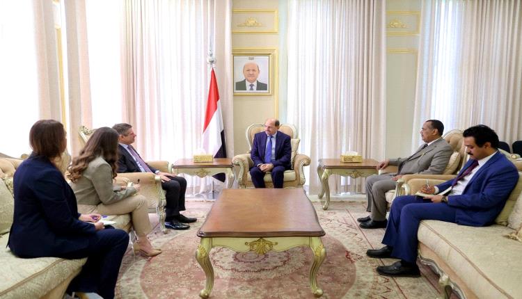 رئيس الوزراء يؤكد أولوية الإصلاح الاقتصادي والإداري في لقائه بالسفير الأمريكي