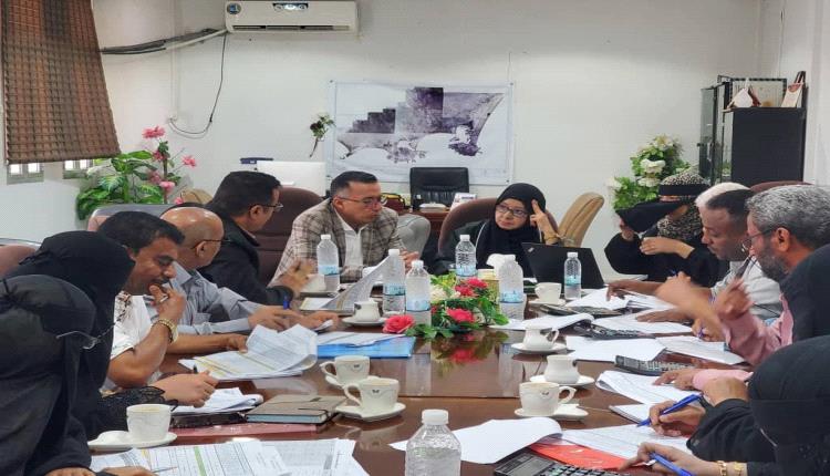 مدير عام المنصورة يناقش البرنامج الإستثماري لمشاريع السلطة المحلية للعام 2026م