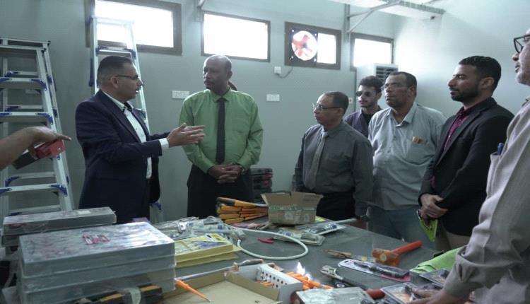 باجابر يتفقد الاستعدادات الختامية لمشروع تطوير التبريد والتكييف وتدشين الطاقة المتجددة