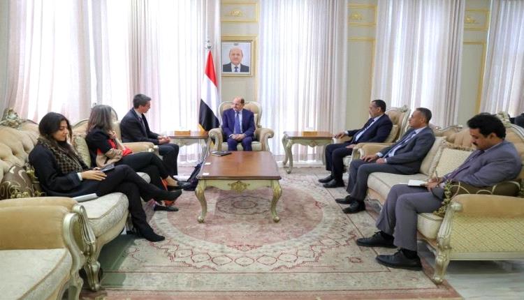 رئيس الوزراء يستعرض مع المدير الإقليمي للبنك الدولي أولويات الحكومة