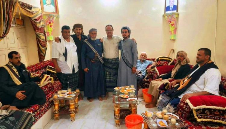 تهاني وتبريكات بمناسبة عقد القران آل حفيظ وآل جنيد