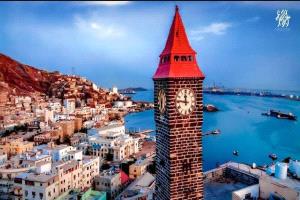 محافظ عدن ومدير الأمن يعودان من الرياض