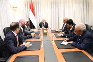 مجلس القيادة الرئاسي يصدر حزمة قرارات هامة لتعزيز المرحلة المقبلة