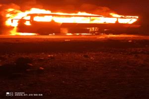 عاجل: حافلة ركاب تحترق بالكامل في أبين والركاب ينجون