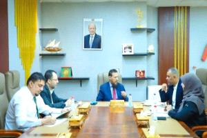 خبر سار للمعلمين بعدن: المحافظ يؤكد استمرار الحوافز