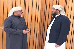 عضوا مجلس القيادة الرئاسي يناقشان المستجدات السياسية والعسكرية