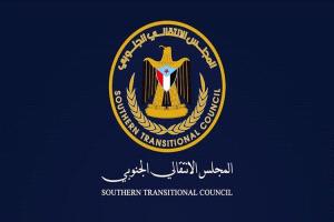 المتحدث باسم الانتقالي ينفي شائعات مغادرة الزُبيدي ويؤكد تواجده في الجنوب