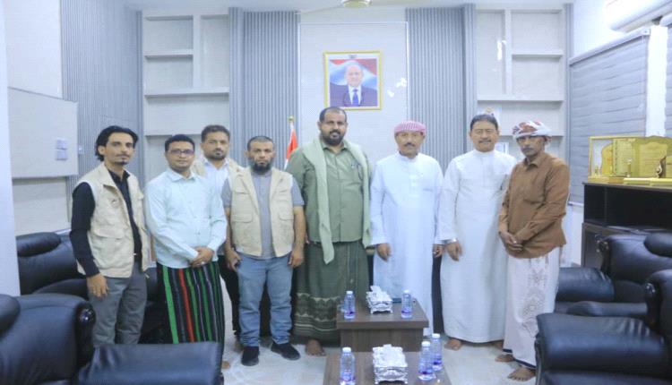 الوكيل بارباع يطلع من الوكيل الجهوري على خطة تدخلات مؤسسة "الناصر" لتأهيل الاستاد الأولمبي بسيئون