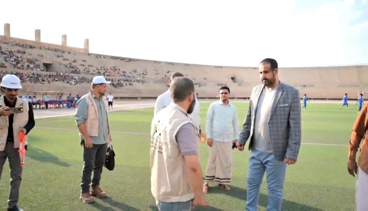 الوكيل الجهوري يبحث مع مؤسسة "الناصر" للتنمية خطة التأهيل للاستاد الأولمبي بسيئون