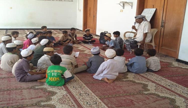 رئيس لجنة الخدمات بالمجلس المحلي أحور
 يتفقد سير الدورة الصيفية التعليمية في مسجد المشهور بقرية أمبسطي
