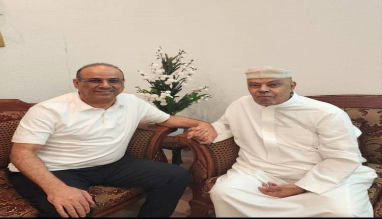 الميسري يزور الفريق الركن عبدالله عليوة وزير الدفاع الأسبق للاطمئنان على صحته