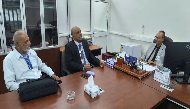 مدير عام الملاحة الجوية يناقش مع مدير عام مطار الريان الدولي سبل تطوير خدمات الملاحة الجوية