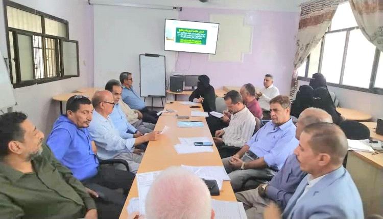 وكيل محافظة تعز يناقش واقع التعليم الفني والتدريب المهني واحتياجاته بالمحافظة