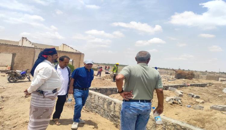 مدير عام المؤسسة العامة لإكثار البذور المحسنة يتفقد أعمال إعادة تأهيل مزرعة وادي خير بمحافظة لحج