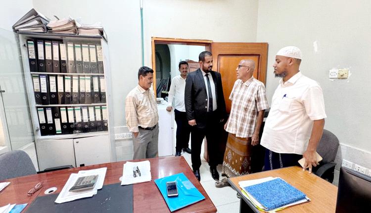 وكيل حضرموت لشؤون التنمية يطلع على سير العمل بمكتب وزارة التخطيط والتعاون الدولي بساحل حضرموت