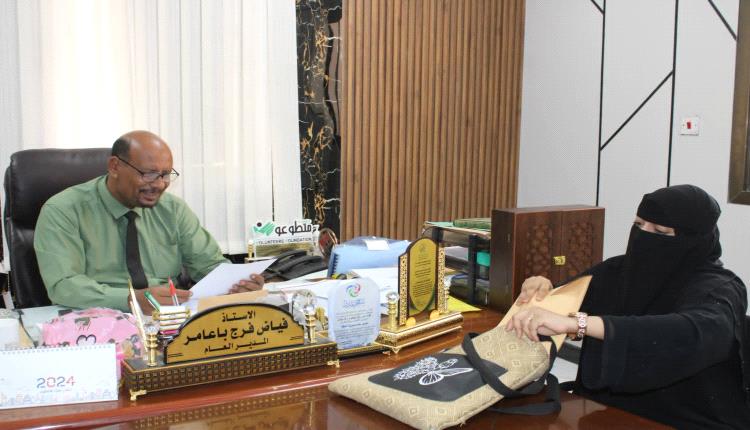 مدير عام المكلا يبحث مع رئيسة اللجنة الوطنية للمرأة بساحل حضرموت تعزيز الشراكة لخدمة قضايا المرأة والتنمية
