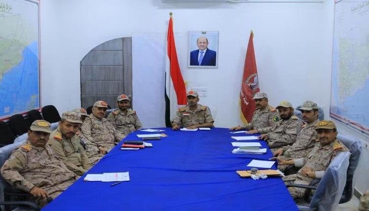 رئيس هيئة الأركان يترأس اجتماعا موسعا بقادة الهيئات والمناطق والمحاور العسكرية للوقوق أمام التطورات الميدانية