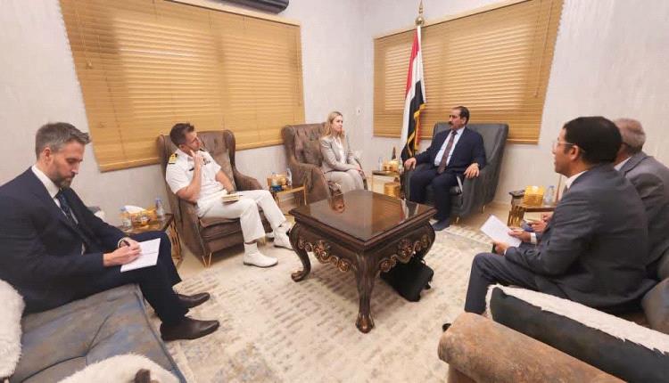 وزير الداخلية يبحث مع نائبة سفيرة #المملكة_المتحدة تعزيز التعاون الأمني