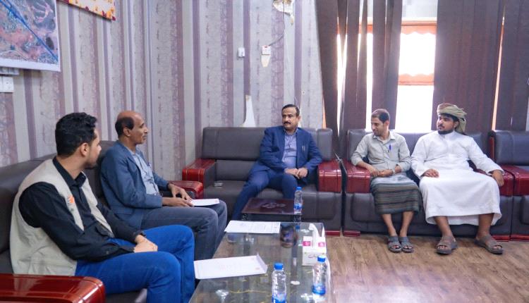 المحافظ بن الوزير يصادق على مذكرة تفاهم لإنشاء مجمع تربوي متكامل بمدينة عتق بتمويل كويتي