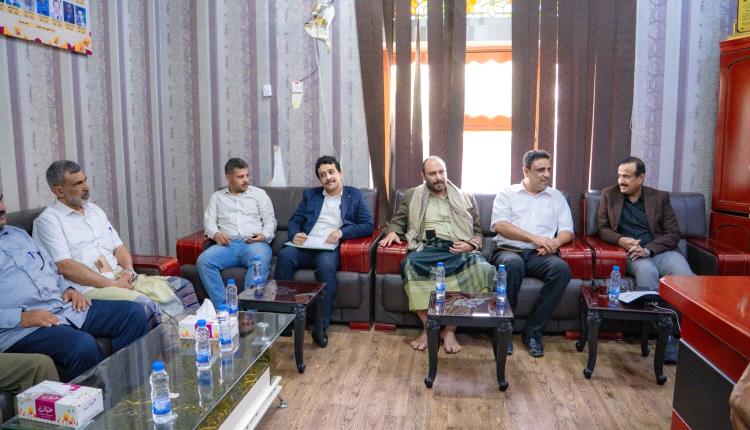 المحافظ بن الوزير يصادق على عقد تنفيذ مشروع إنشاء مبنى المؤسسة العامة للكهرباء – فرع شبوة