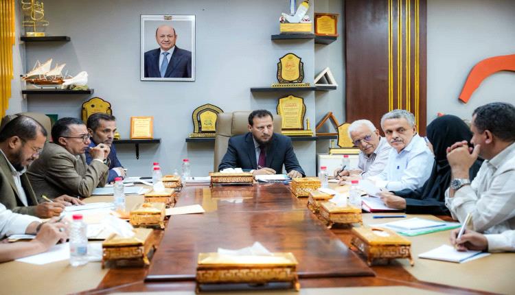محافظ عدن يقر حزمة مشاريع استراتيجية في عدد من المديريات