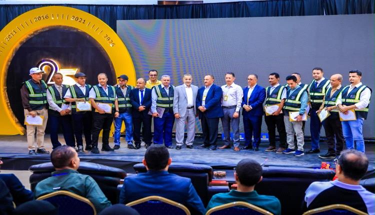 بين تمكين الشباب والوفاء للخبرات.. نبيل هائل سعيد يختتم جولة تفقدية لشركات المجموعة باليمن