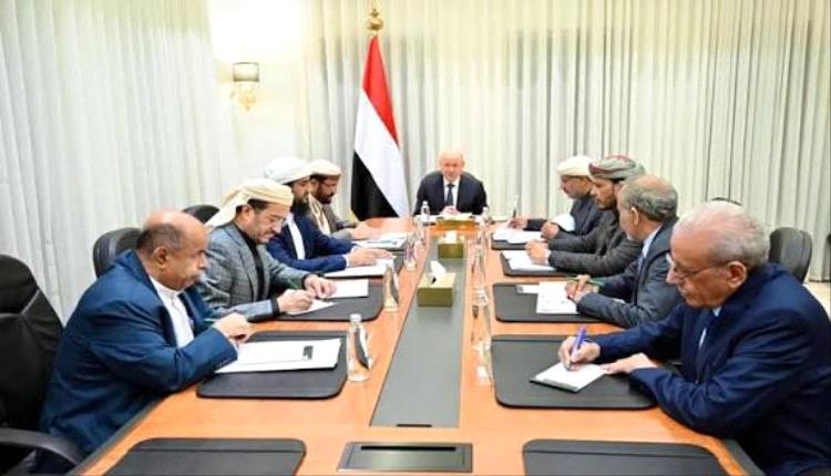 صحفي يحذر من اختراق داخل مجلس القيادة الرئاسي