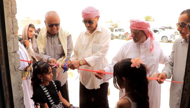 الوكيل بارباع يفتتح مشروع مياه في رماه ويبحث احتياجات المديرية من المشاريع والخدمات الأساسية