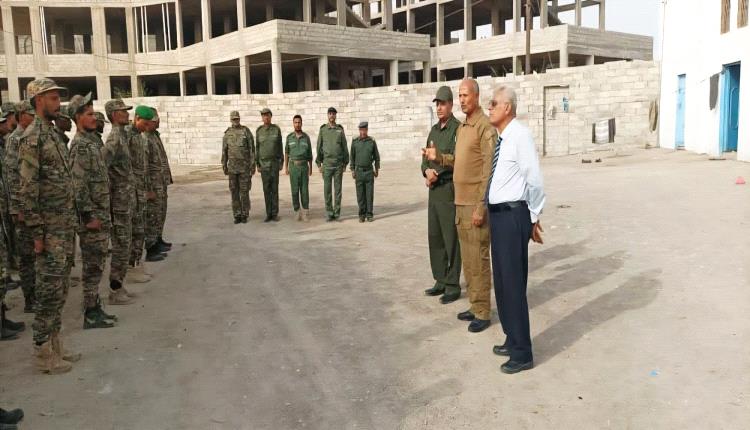 التوجيه المعنوي ينظم كلمة توعوية صباحية حول أهمية الانضباط في العمل الأمني بقسم شرطة العريش