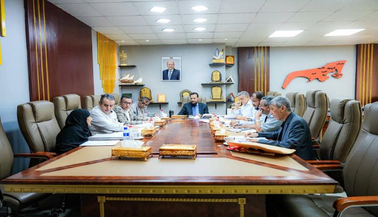 برئاسة المحافظ.. مجلس إدارة صندوق النظافة يناقش أداء النصف الأول من العام ويقر عدداً من المناقصات