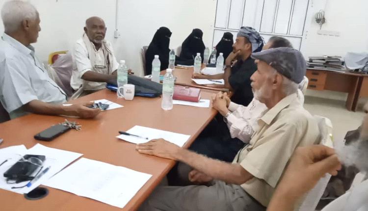 إدارة محطة أبحاث الكود الزراعية بأبين تعقد اجتماعاً موسعاً لمناقشة سير العمل والوقوف على أهم الاحتياجات