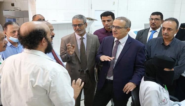 وزير الصحة يدشن المستشفى المركزي لعلاج الأورام في عدن بسعة 170 سريرا