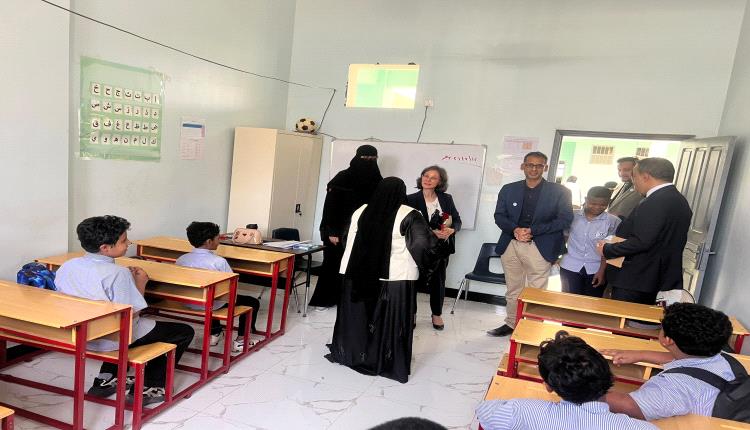 مدير عام الشؤون الاجتماعية والعمل بساحل حضرموت يستقبل السفيرة الفرنسية في مركز التوحد بالمكلا